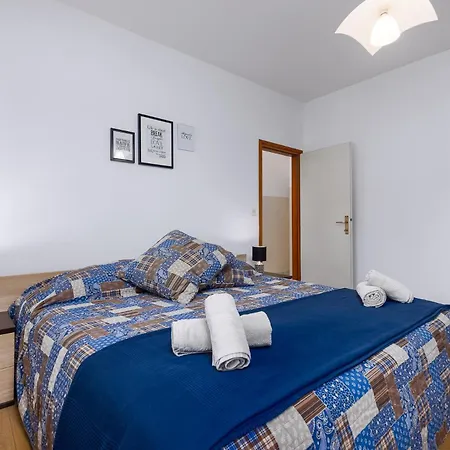 Emi Apartment *