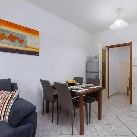 Apartament Emi *