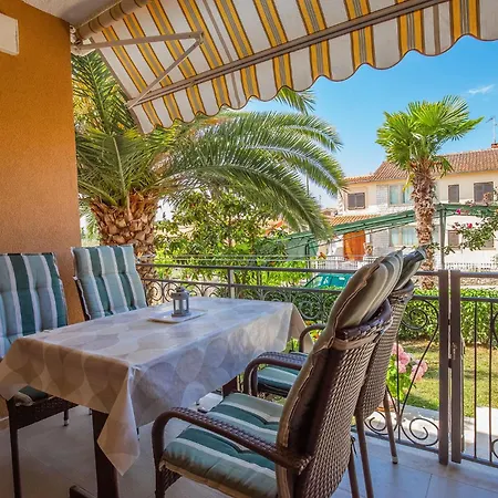 Apartament Emi