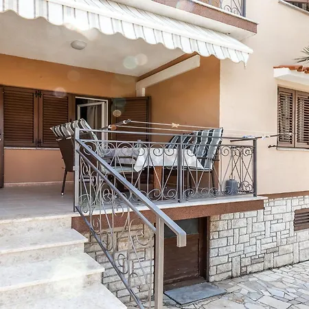 Apartament Emi