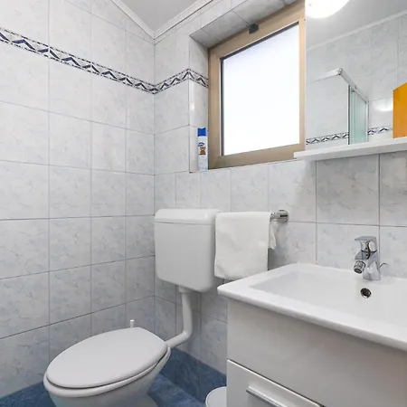Apartament Emi *